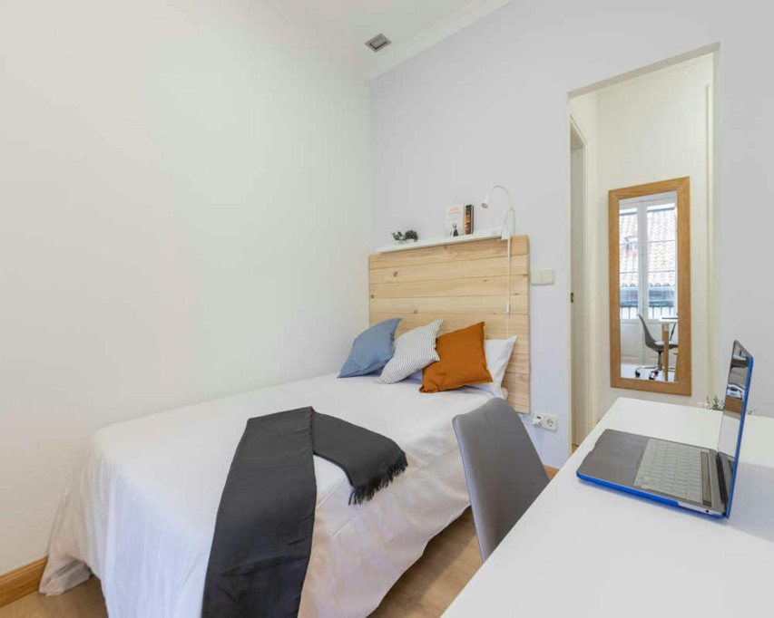 Calle de San Lorenzo, Madrid - Madrid - chambre - ImmoJeune