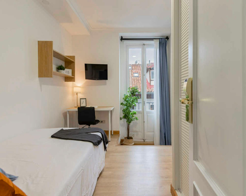 Calle de San Lorenzo, Madrid - Madrid - chambre - ImmoJeune