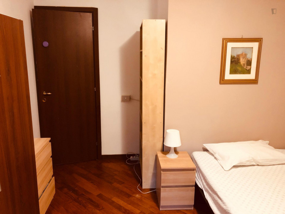 Fine single bedroom with private fridge in Quartiere XXXII Europa - Rome - chambre - ImmoJeune