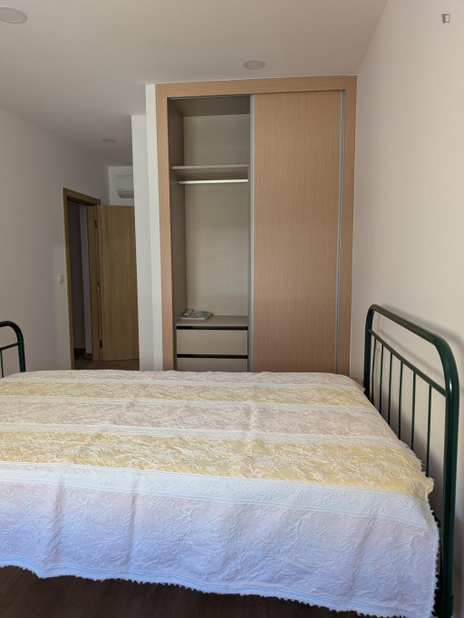 Pleasant ensuite bedroom - Braganca - chambre - ImmoJeune
