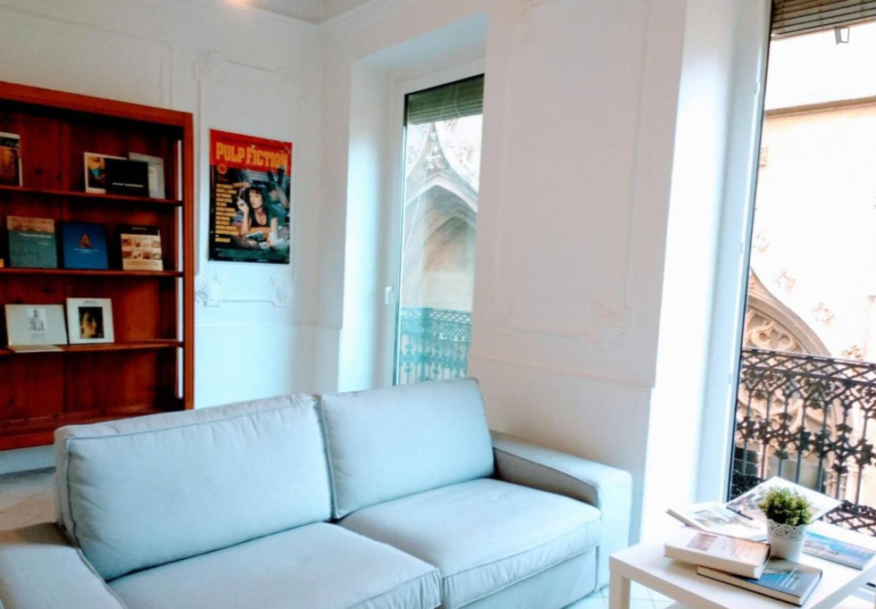 Historic apartment opposite the World Heritage Site of La Lonja - Valence - chambre - ImmoJeune