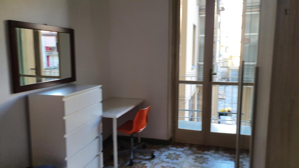 Single Bedroom with Balcony in Turin - Turin - chambre - ImmoJeune