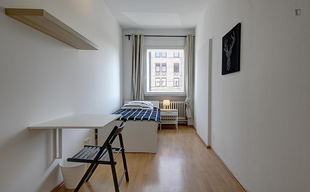 Brilliant single bedroom near the Mercedesstraße metro - Stuttgart - chambre - ImmoJeune