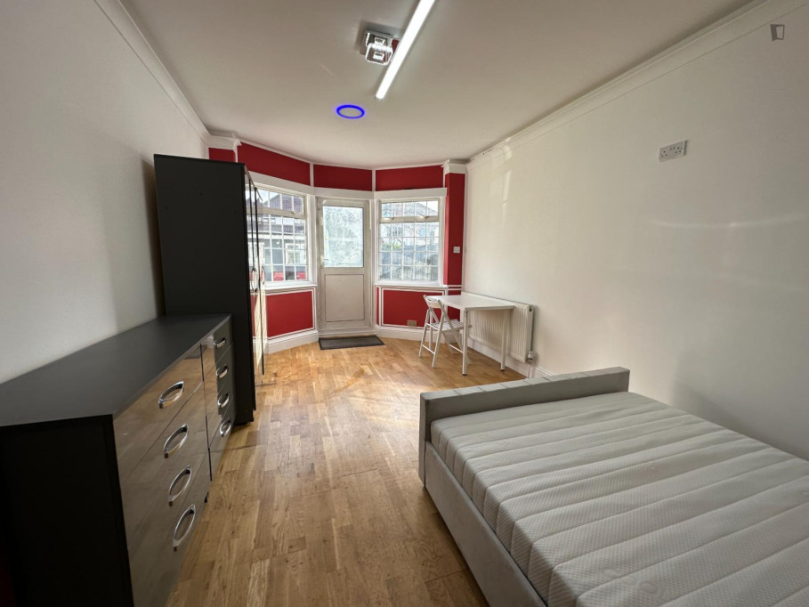 Ample single bedroom in Wembley - London - chambre - ImmoJeune