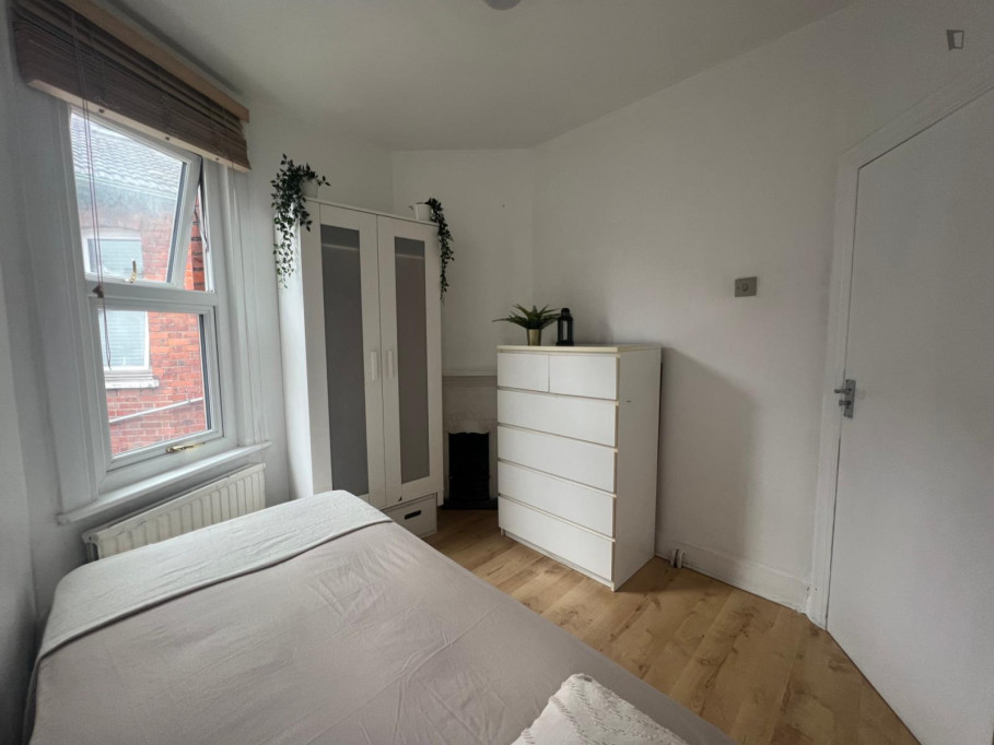 Elegant single bedroom in Wembley - London - chambre - ImmoJeune