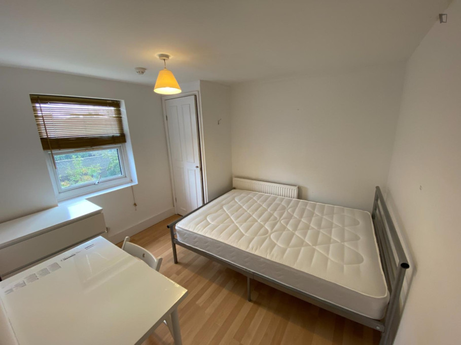 Very homely single ensuite bedroom in Shepherd's Bush - London - chambre - ImmoJeune