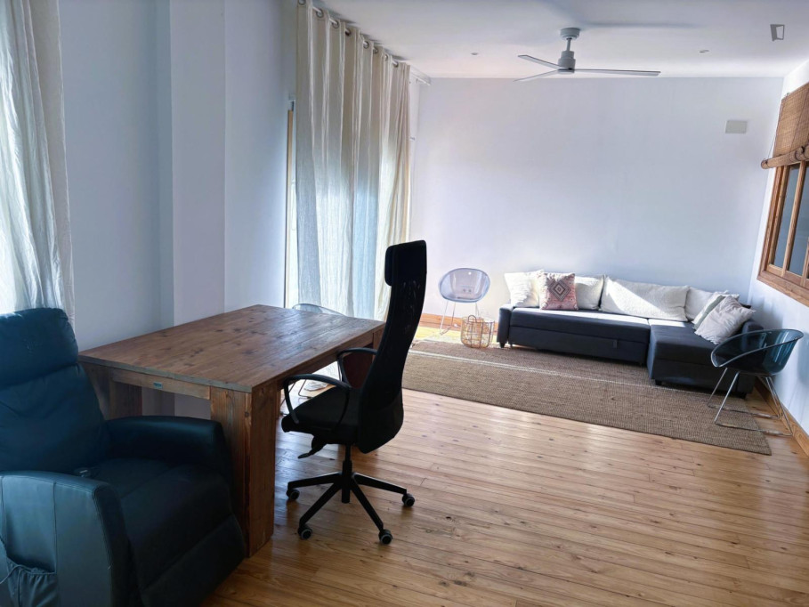 Shining 1 Bedroom Apartment close to Chaparral Beach - Malaga - chambre - ImmoJeune