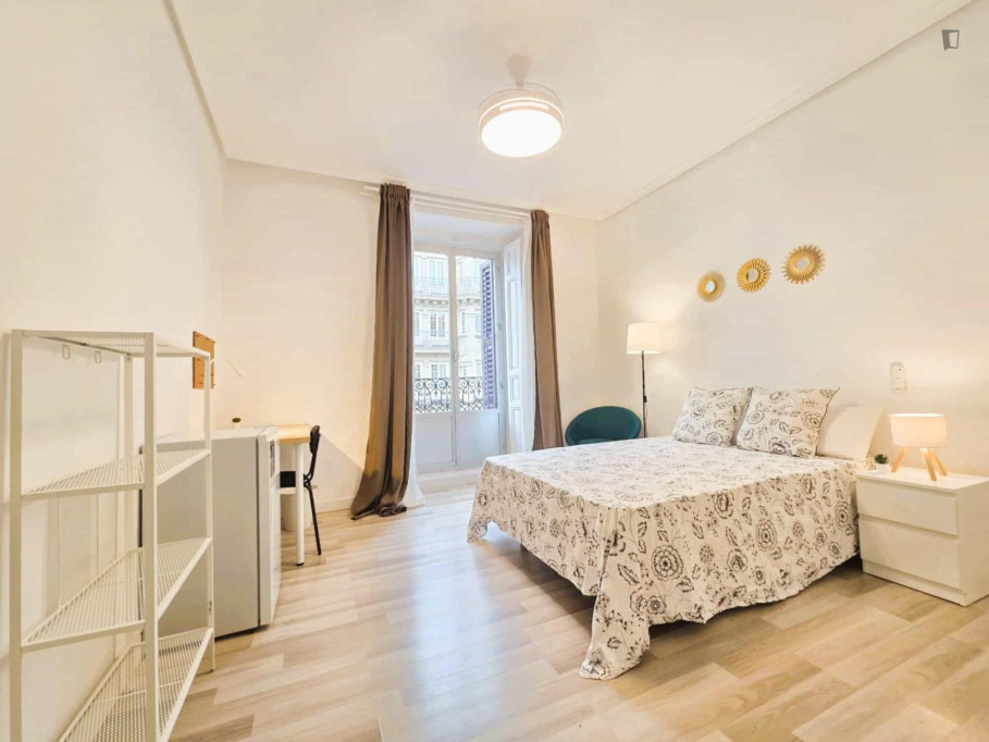 Spacious double bedroom in Lavapiés - Madrid - chambre - ImmoJeune