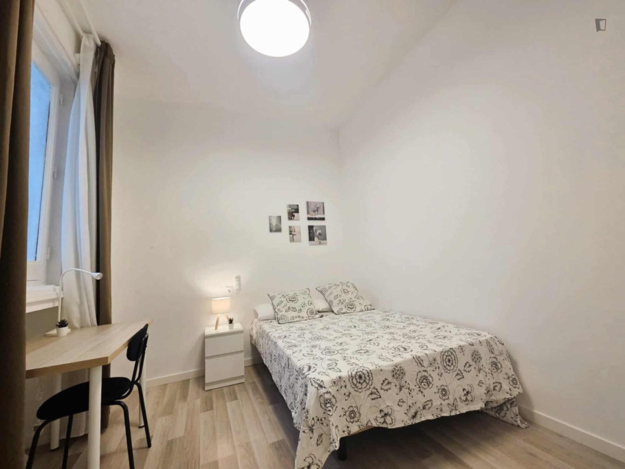 Very comfy single bedroom near Real Jardín Botánico - Madrid - chambre - ImmoJeune