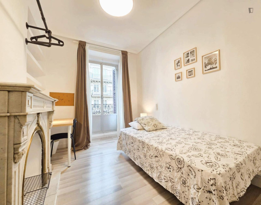 Interesting single bedroom in Lavapiés - Madrid - chambre - ImmoJeune
