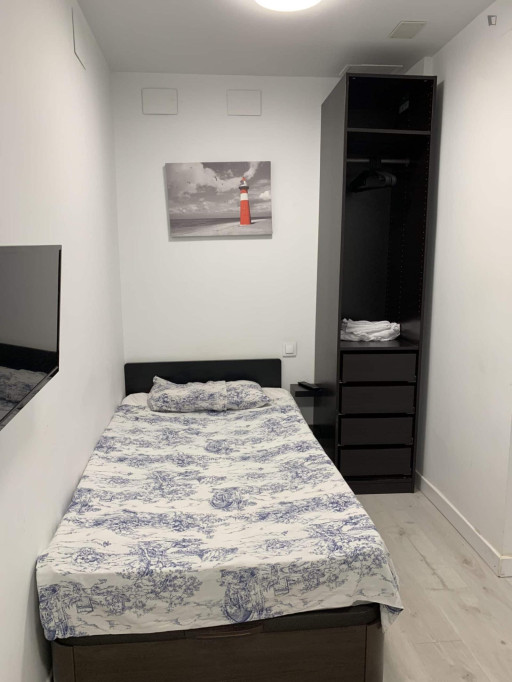 Neat single bedroom in central Argüelles - Madrid - chambre - ImmoJeune