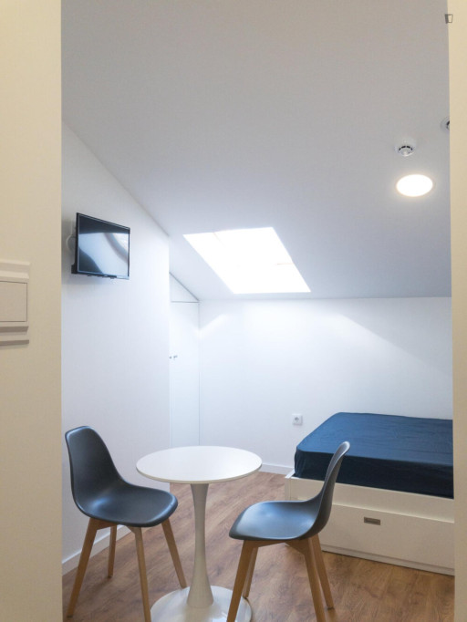Modern studio in the centre of Coimbra - Coimbra - chambre - ImmoJeune