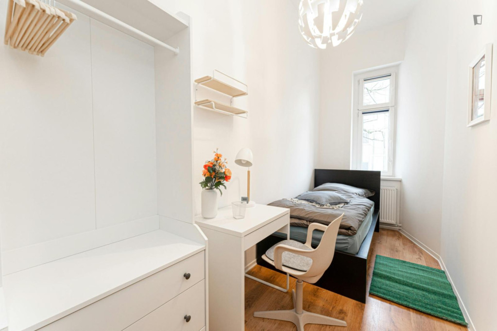 Appealing single bedroom near the Heinrich-Heine-Straße metro - Berlin - chambre - ImmoJeune