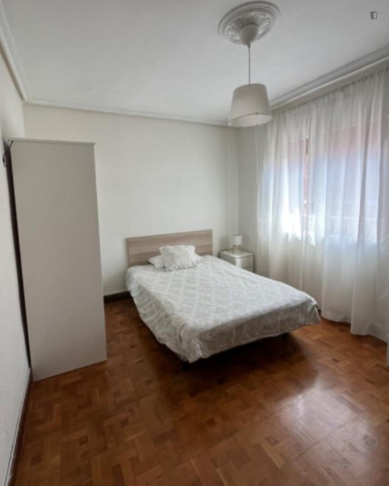 Comfortable, spacious and with plenty natural light - Pamplona - chambre - ImmoJeune