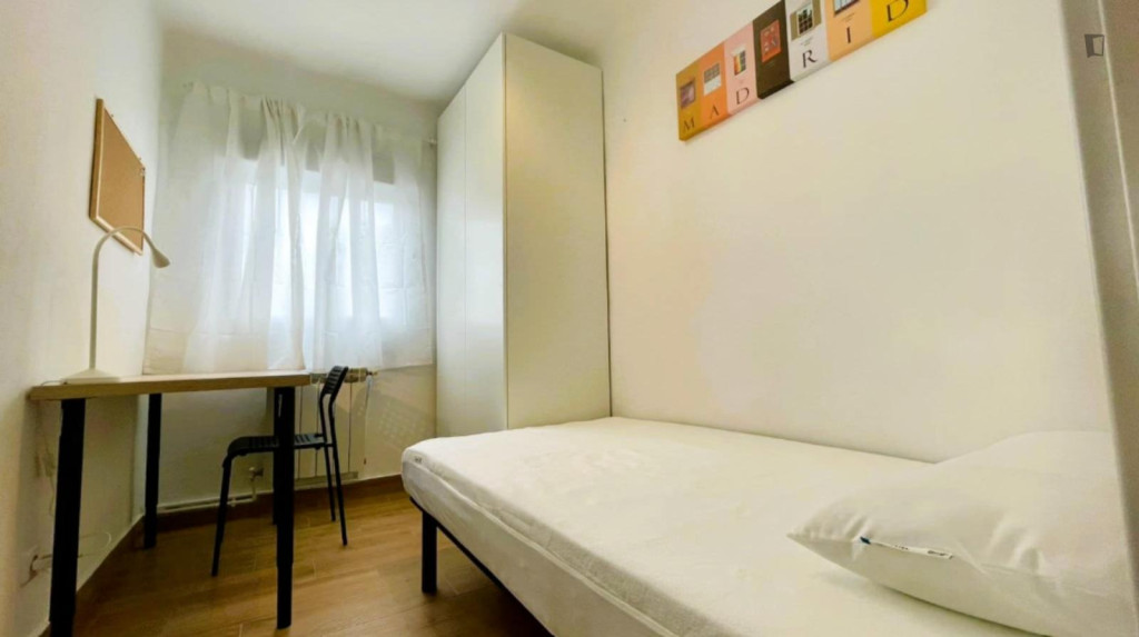 Comfortable single bedroom in Vicálvaro - Madrid - chambre - ImmoJeune