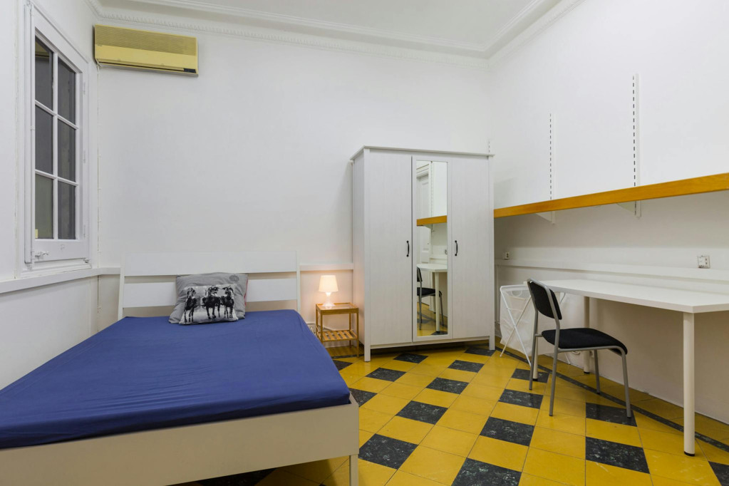 Carrer de Roger de Llúria, Barcelona - Barcelone - chambre - ImmoJeune