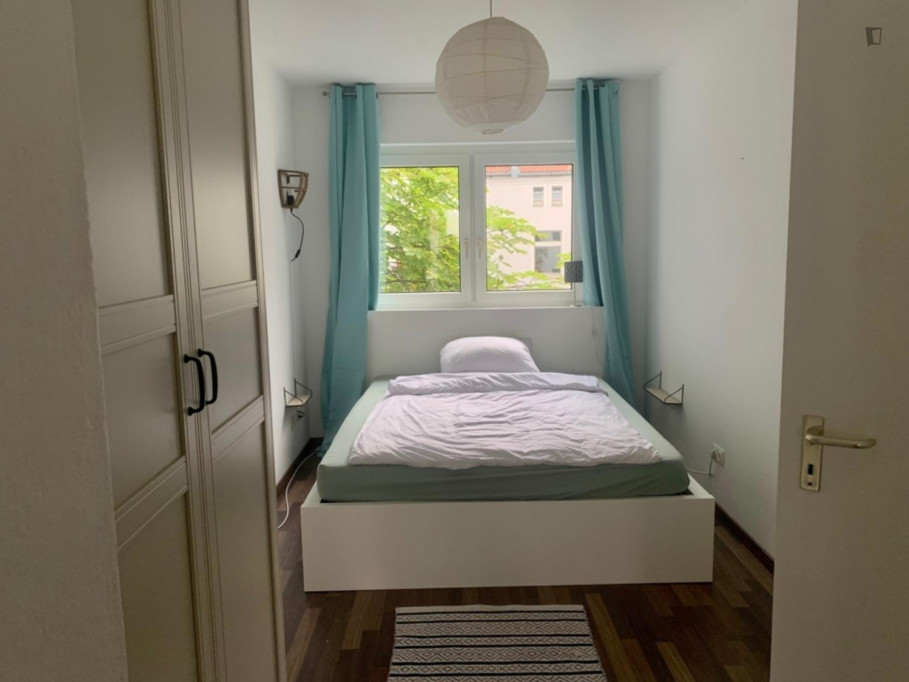 Spacious 1-Bedroom apartment near Innsbrucker Platz - Berlin - chambre - ImmoJeune