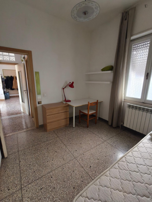 Single bedroom with private bathroom in 2-bedroom apartment - Ancona - chambre - ImmoJeune