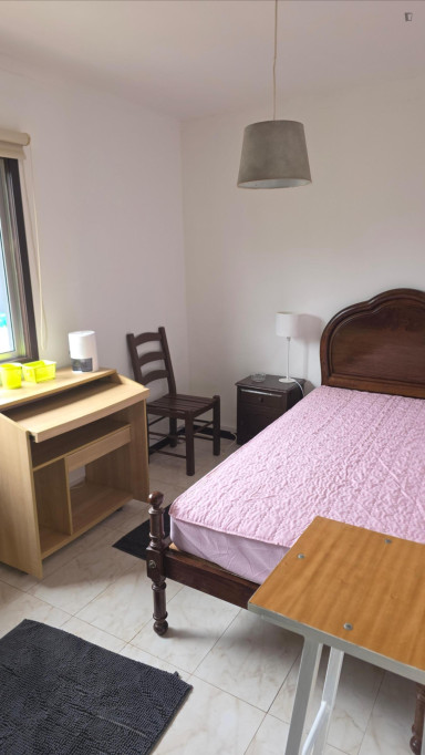 Pleasant Single Bedroom close to University of Maia - Maia - chambre - ImmoJeune