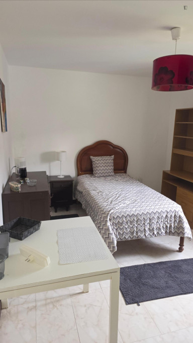 Cozy Single Bedroom close to Ismai Metro - Maia - chambre - ImmoJeune