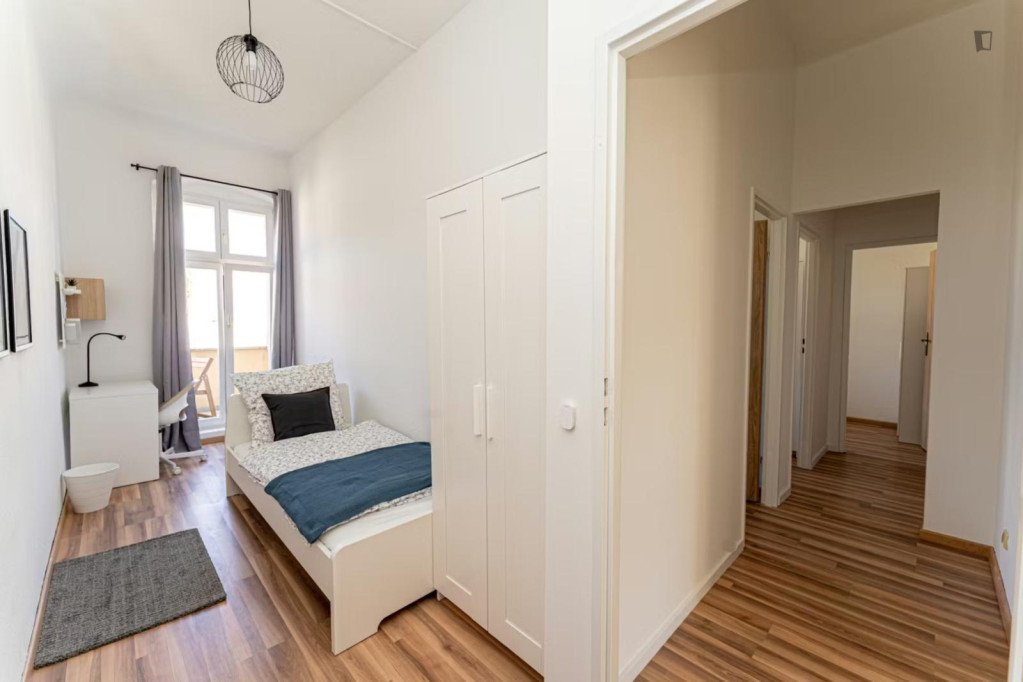 Dashing single bedroom with a balcony, in Johannisthal - Berlin - chambre - ImmoJeune