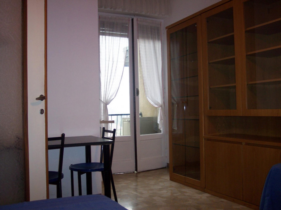 1-Bedroom apartment close to the Isola metro
