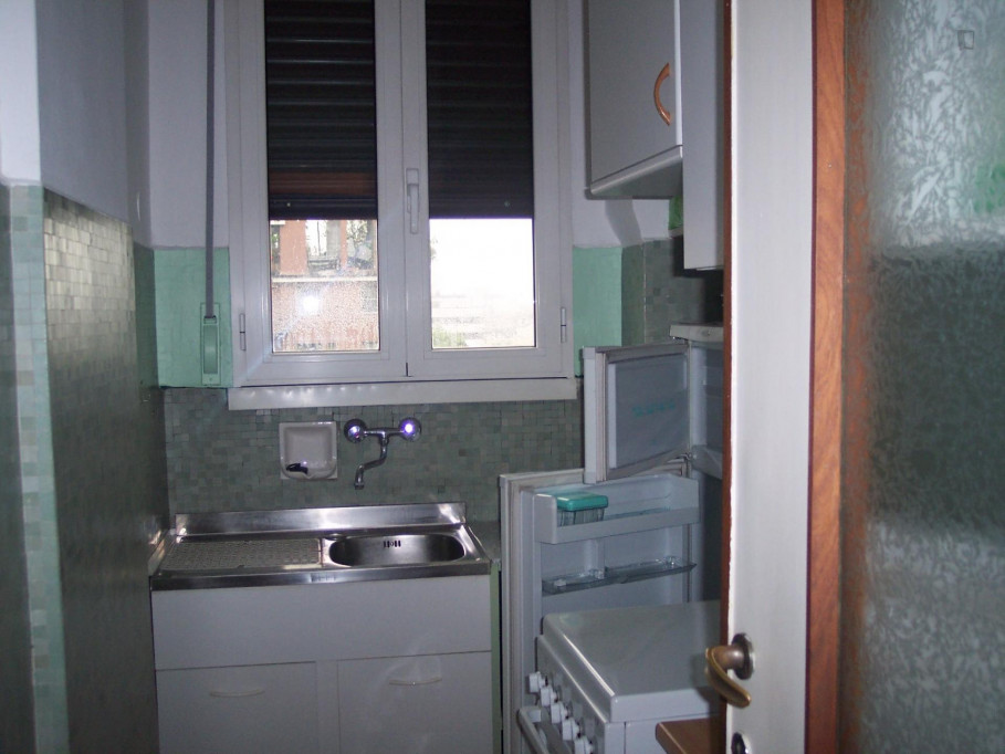1-Bedroom apartment close to the Isola metro