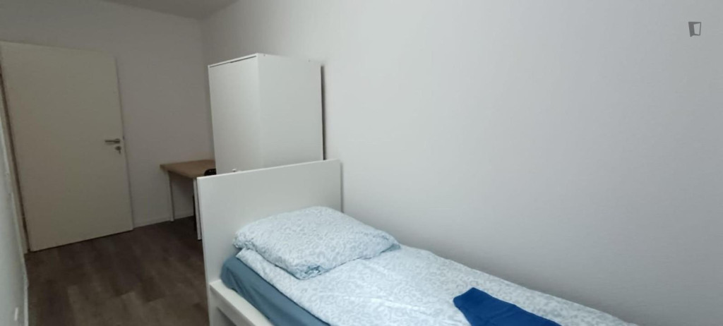 Modern single bedroom near Dortmund Stadthaus station - Dortmund - chambre - ImmoJeune