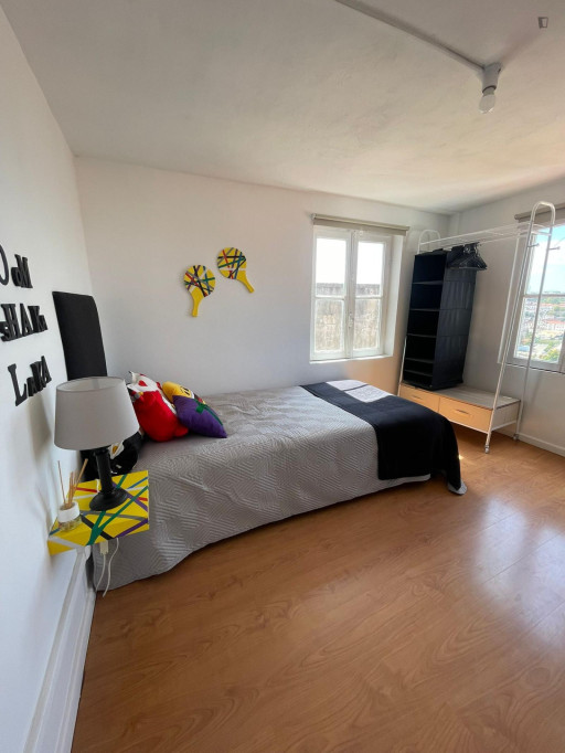 Inspiring Single Bedroom close to Coimbra Train Station - Coimbra - chambre - ImmoJeune