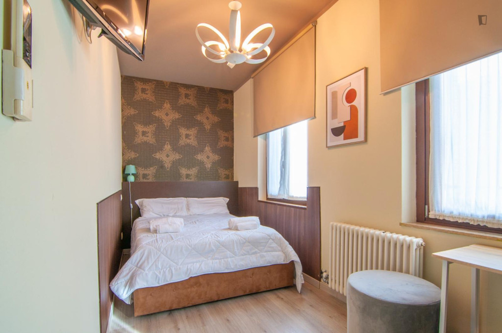 Snug double ensuite bedroom in Borgo Roma - Verona - chambre - ImmoJeune