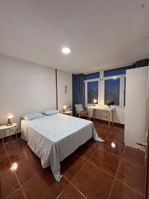 Spacious double bedroom in Almagro - Madrid - chambre - ImmoJeune