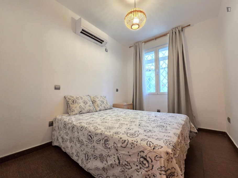 Pleasant single bedroom in Quintana - Madrid - chambre - ImmoJeune