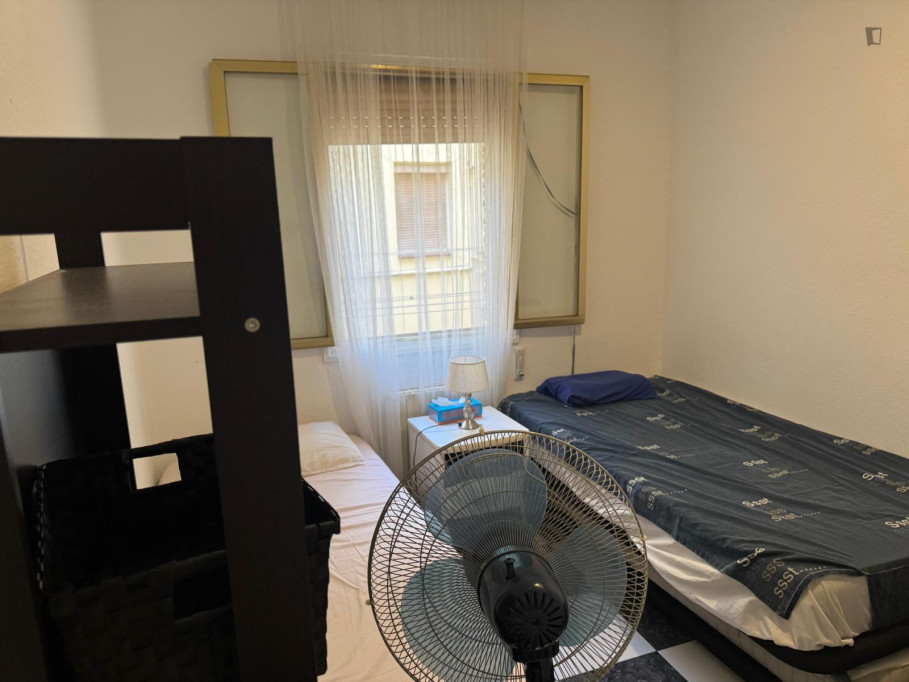 Twin Bedroom in typical Letras - Madrid - chambre - ImmoJeune