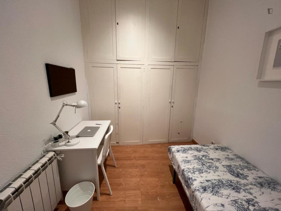 Cosy single bedroom near Tribunal metro station - Madrid - chambre - ImmoJeune