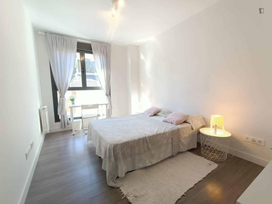 Grand double bedroom in Rivas-Vaciamadrid - Madrid - chambre - ImmoJeune