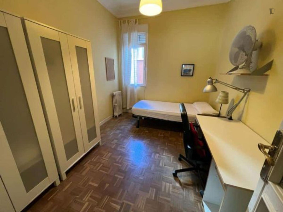 Snug single bedroom in Cuatro Caminos - Madrid - chambre - ImmoJeune