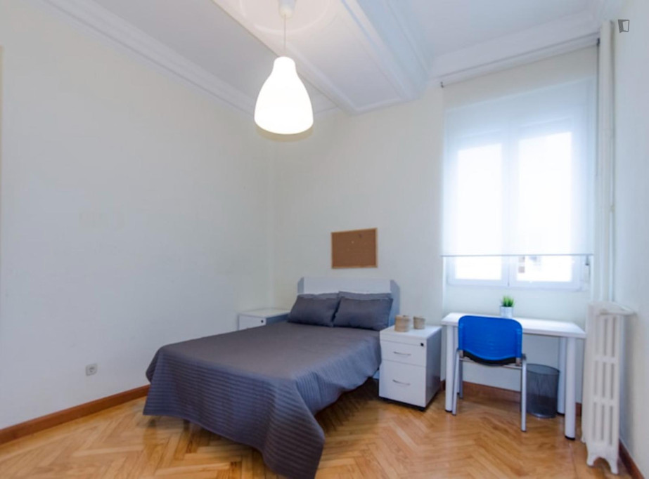 Homely single bedroom near the Islas Filipinas metro - Madrid - chambre - ImmoJeune