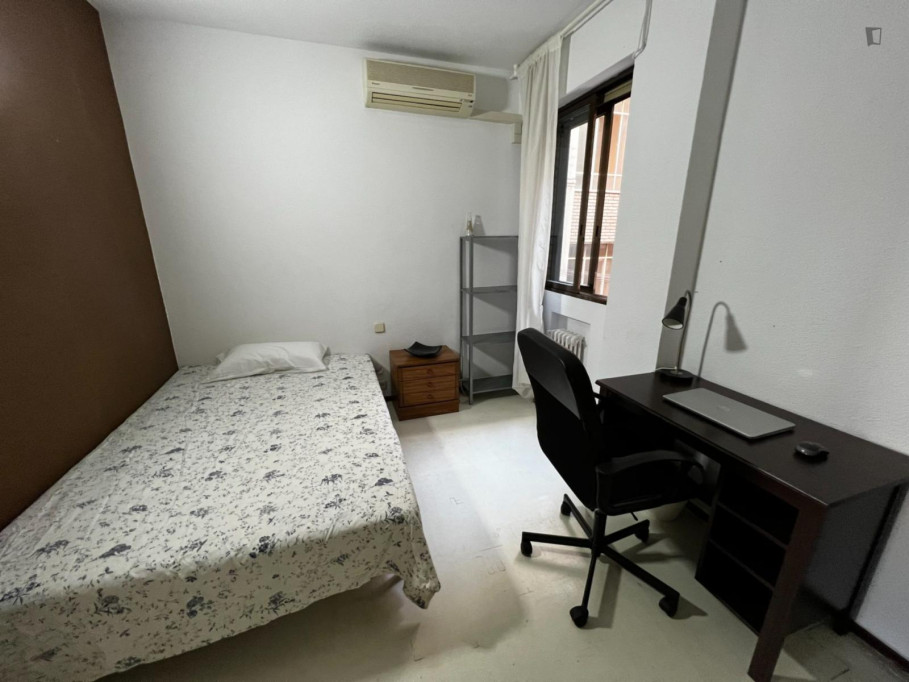 Modern ensuite double bedroom in Gaztambide - Madrid - chambre - ImmoJeune