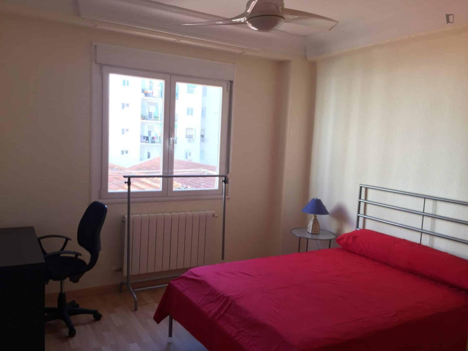 Homely double bedroom near the Atocha transport station - Madrid - chambre - ImmoJeune