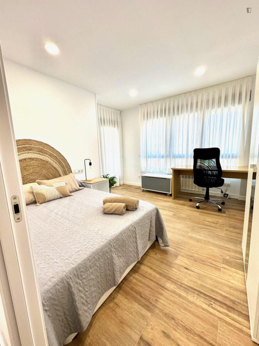 Interesting double bedroom near the Getafe Central transport station - Madrid - chambre - ImmoJeune