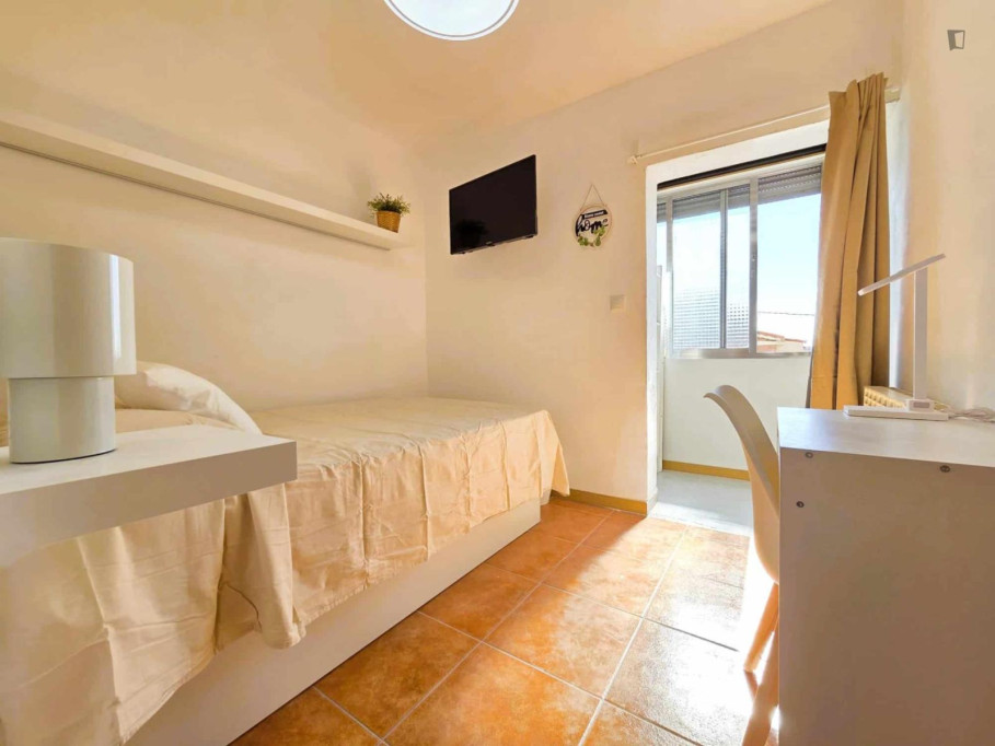 Welcoming single bedroom in Palomeras Sureste - Madrid - chambre - ImmoJeune