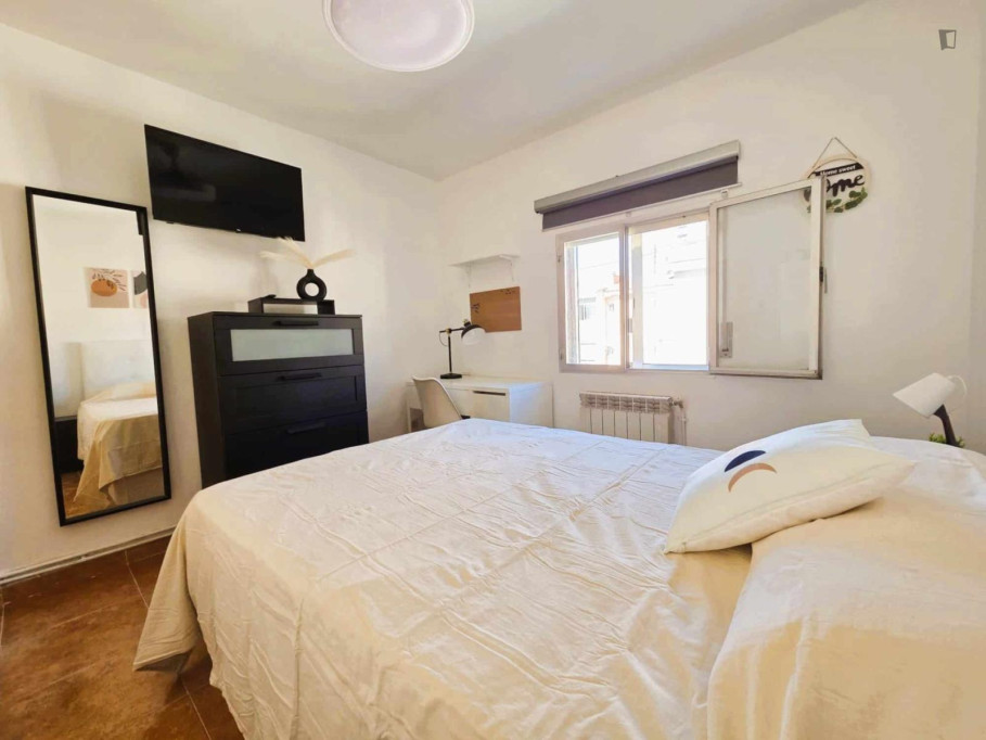 Neat double bedroom in Palomeras Sureste - Madrid - chambre - ImmoJeune