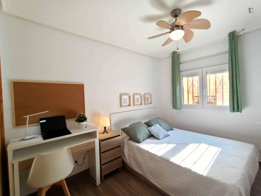 Sunny single bedroom in Quintana - Madrid - chambre - ImmoJeune