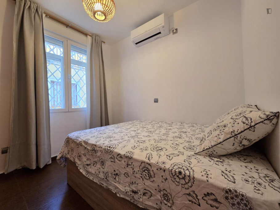 Neat single bedroom in Quintana - Madrid - chambre - ImmoJeune