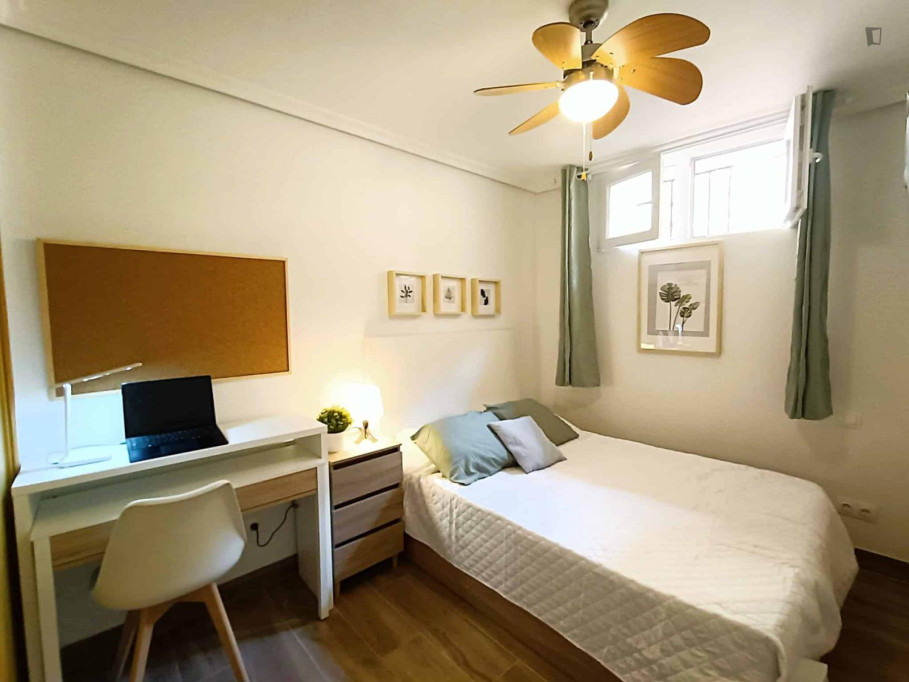 Very nice single bedroom near Parque El Calero - Madrid - chambre - ImmoJeune