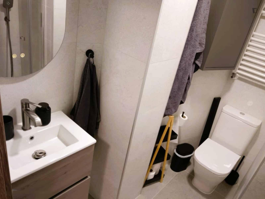 Room in Guindalera - Madrid - chambre - ImmoJeune