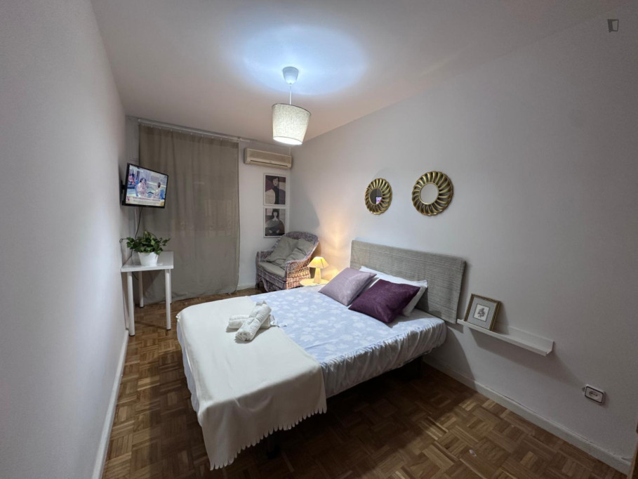 Lovely double bedroom in San Diego - Madrid - chambre - ImmoJeune
