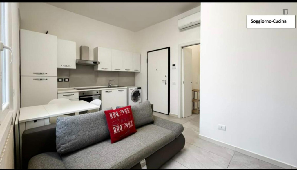 Bright 45 sqm one-bedroom apartment with balcony in the Certosa area - Milan - chambre - ImmoJeune