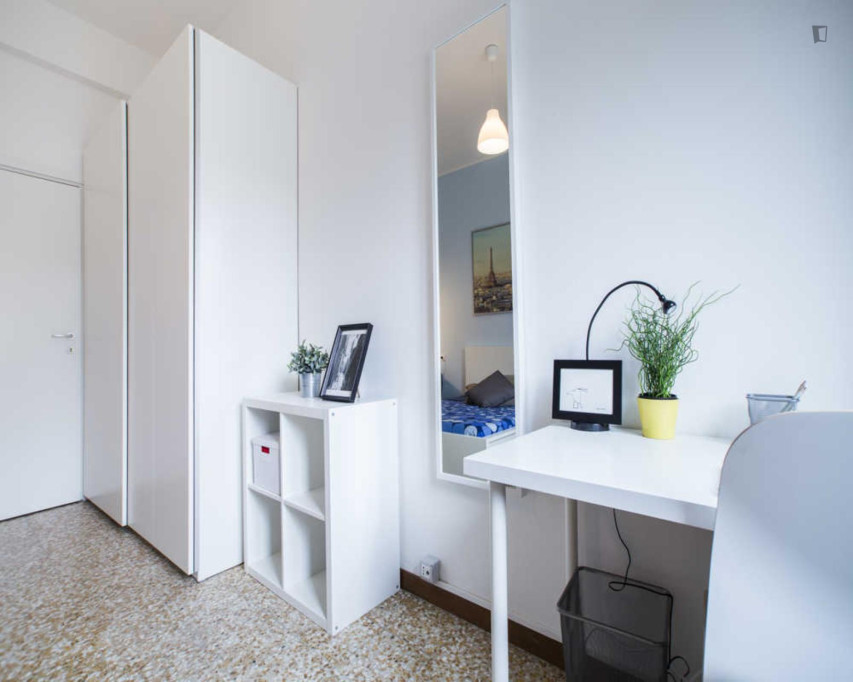 Nice double bedroom near Piazzale Francesco Accursio - Milan - chambre - ImmoJeune