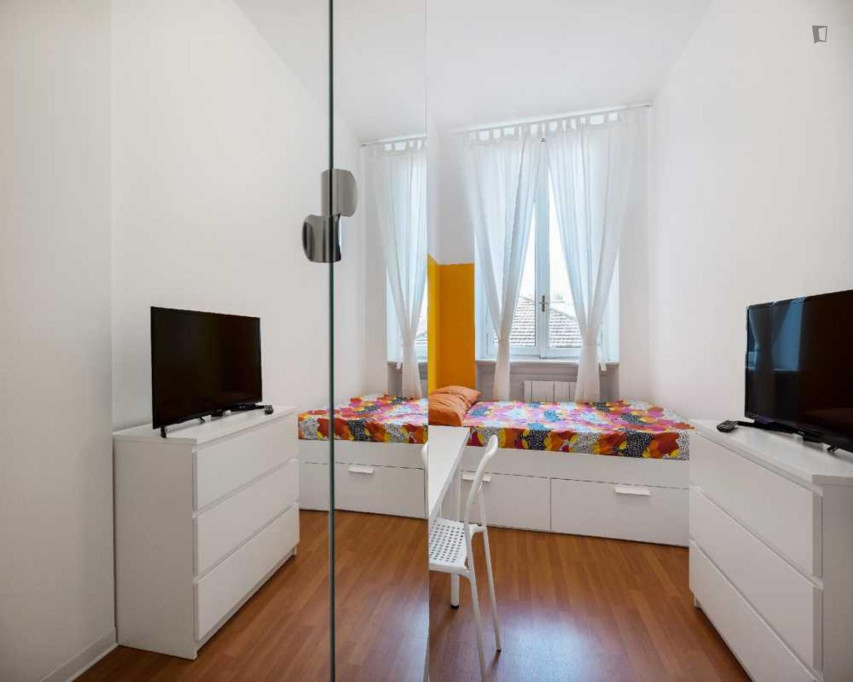 Pleasant double bedroom in Navigli - Milan - chambre - ImmoJeune